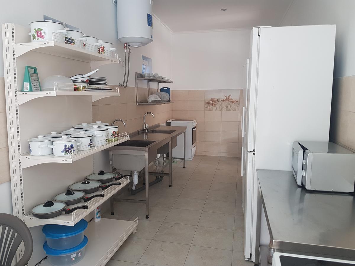 Aleksandriya Hotel Chornomorsk Buitenkant foto